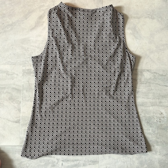 Banana republic  Blouse  sleeveless  silky  soft stretchy   Black/gray    size M - Picture 4 of 8